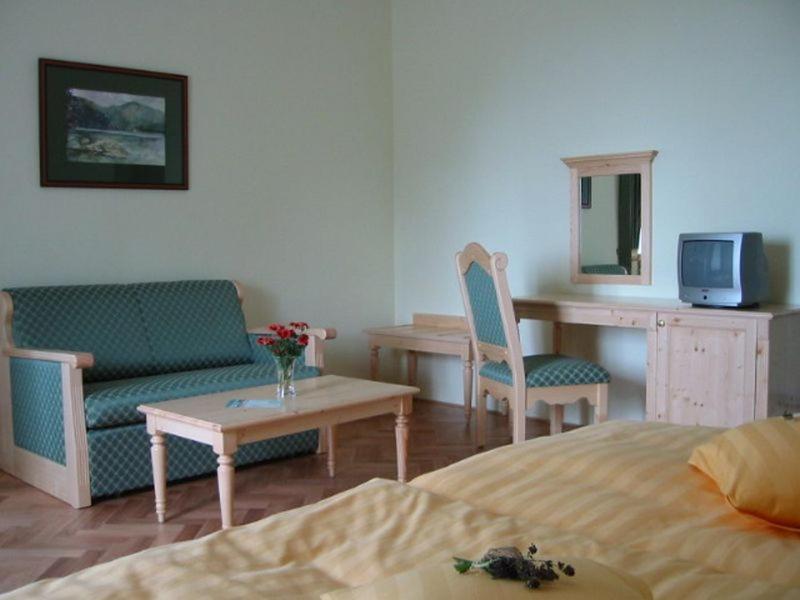 Hotel Svaty Tomas Предні-Витон Екстер'єр фото