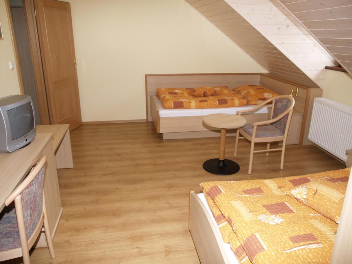 Hotel Svaty Tomas Предні-Витон Екстер'єр фото
