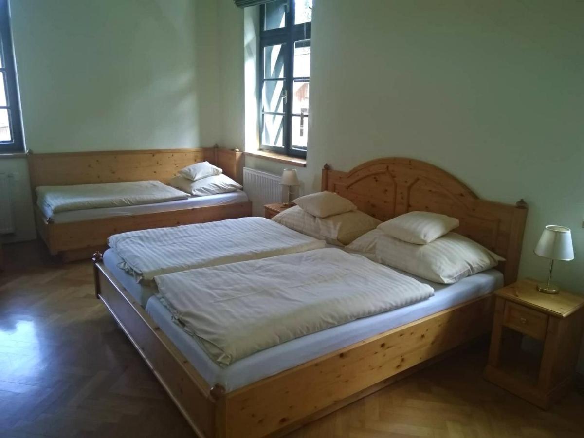 Hotel Svaty Tomas Предні-Витон Екстер'єр фото