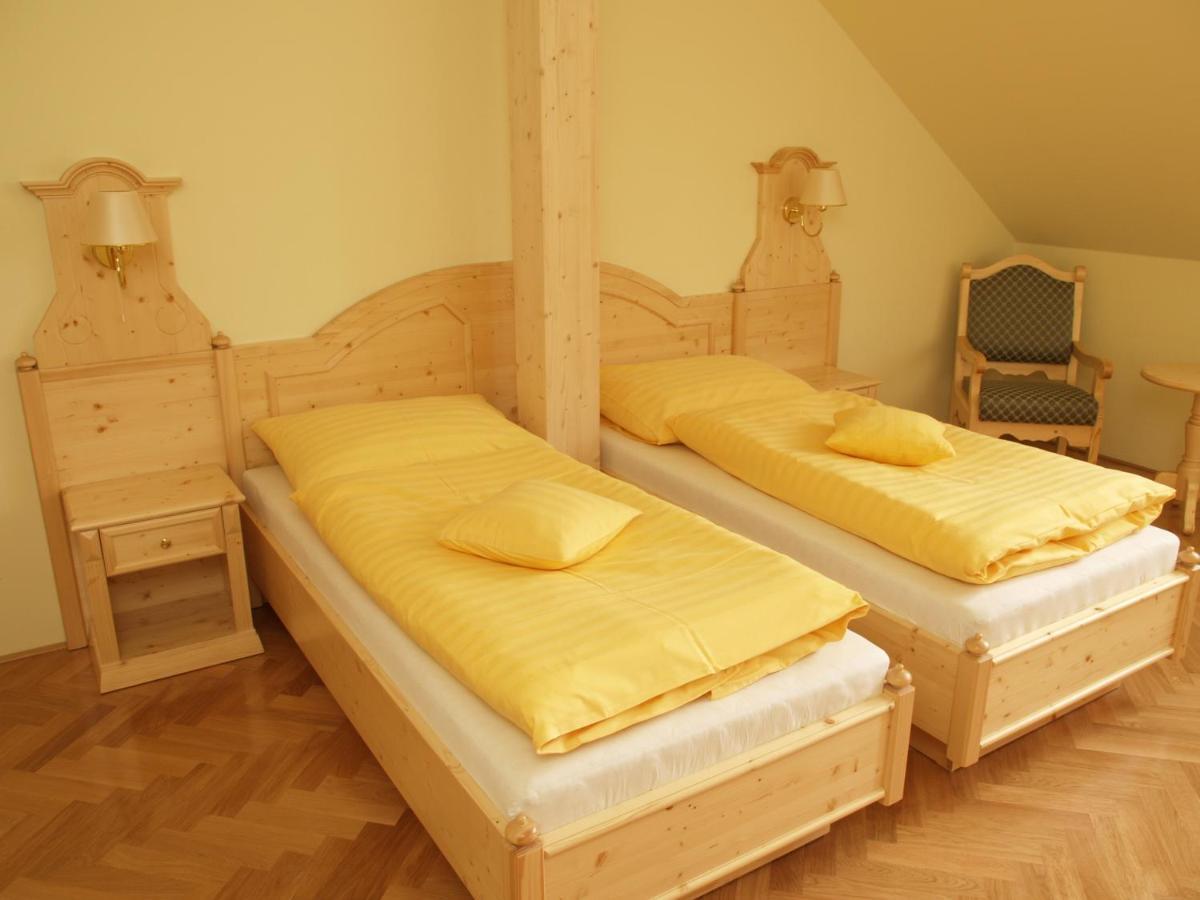 Hotel Svaty Tomas Предні-Витон Екстер'єр фото